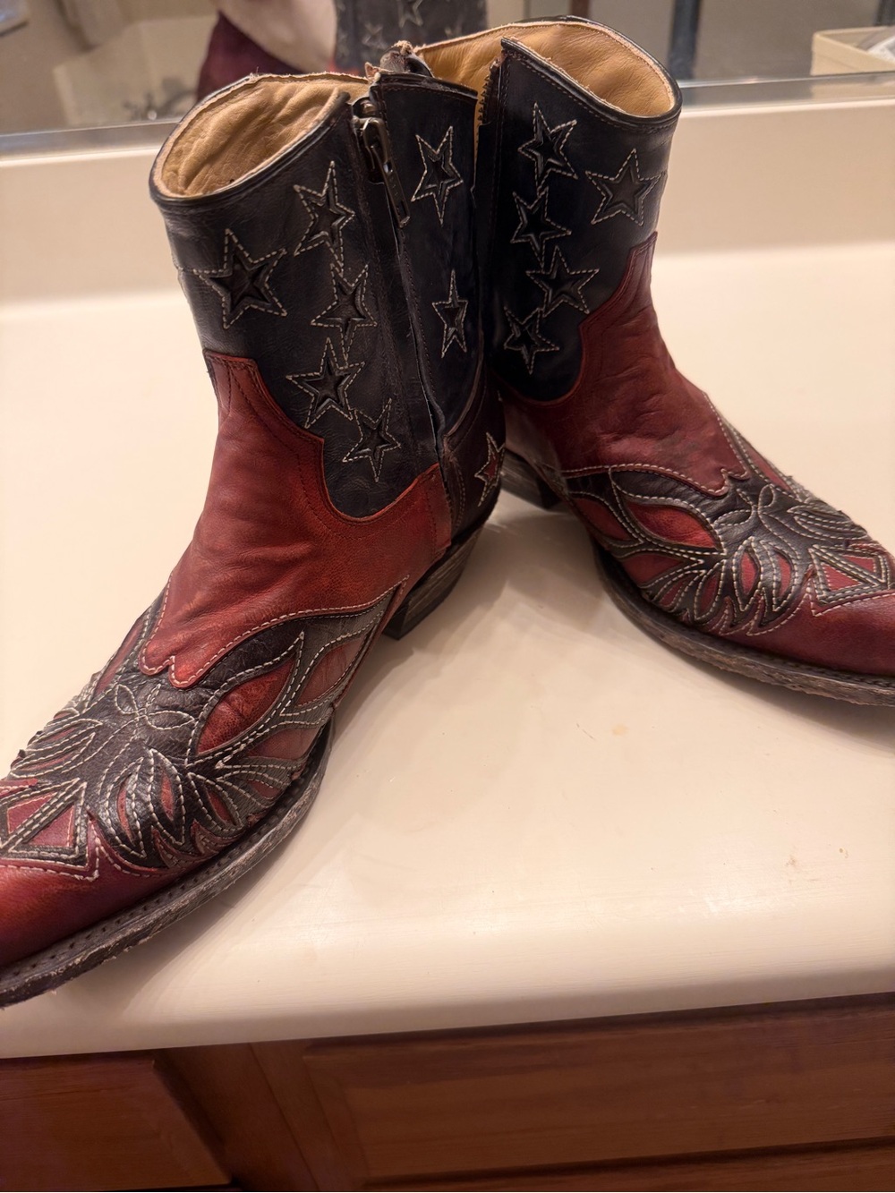 Stetson Ankle Boots Pointed Toe Low Heel Distressed Red Black Blue Sz 8 - Picture 3 of 10